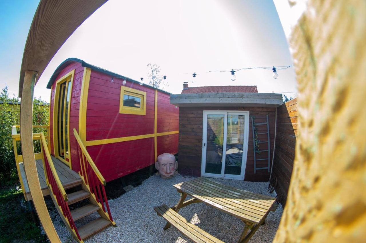 Roulotte Et Sauna De Tonton Bouvy Au Domaine Du Reuze Winnezeele Exterior photo